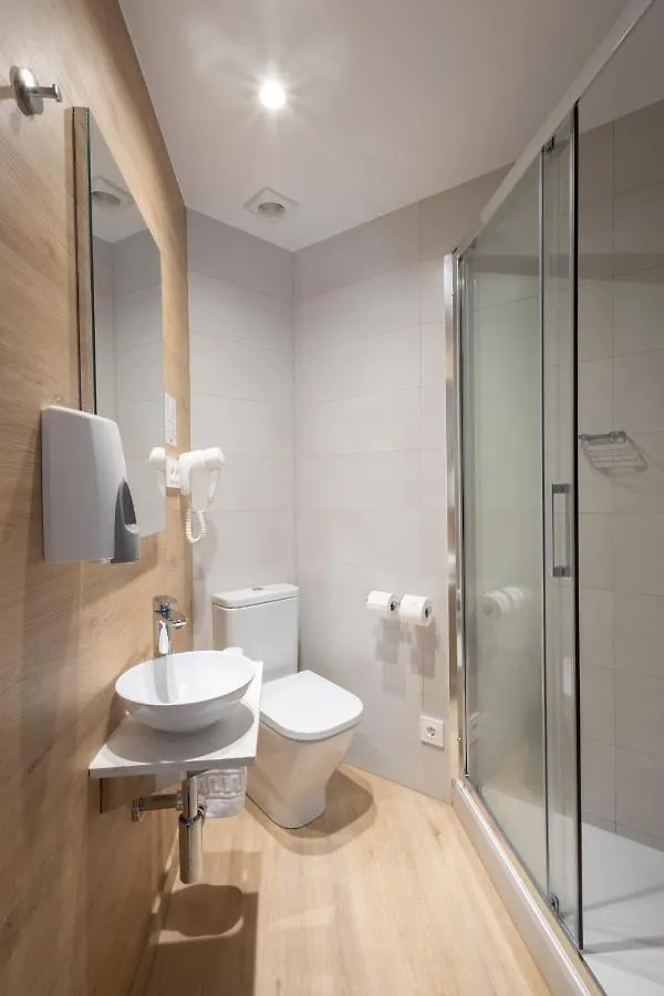 ברצלונה Hostal Sans 2*,  ספרד
