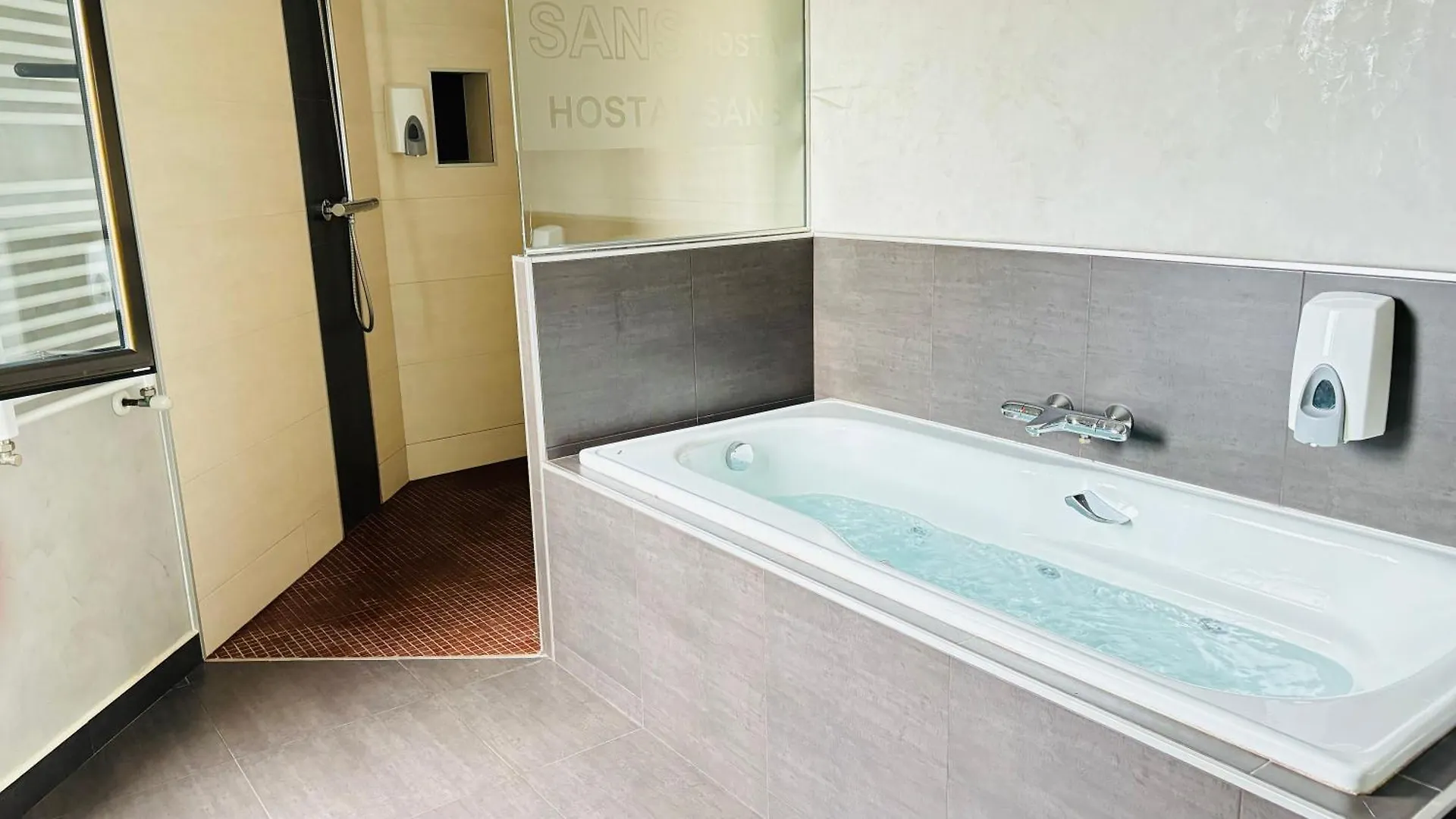 ברצלונה Hostal Sans 2*,  ספרד